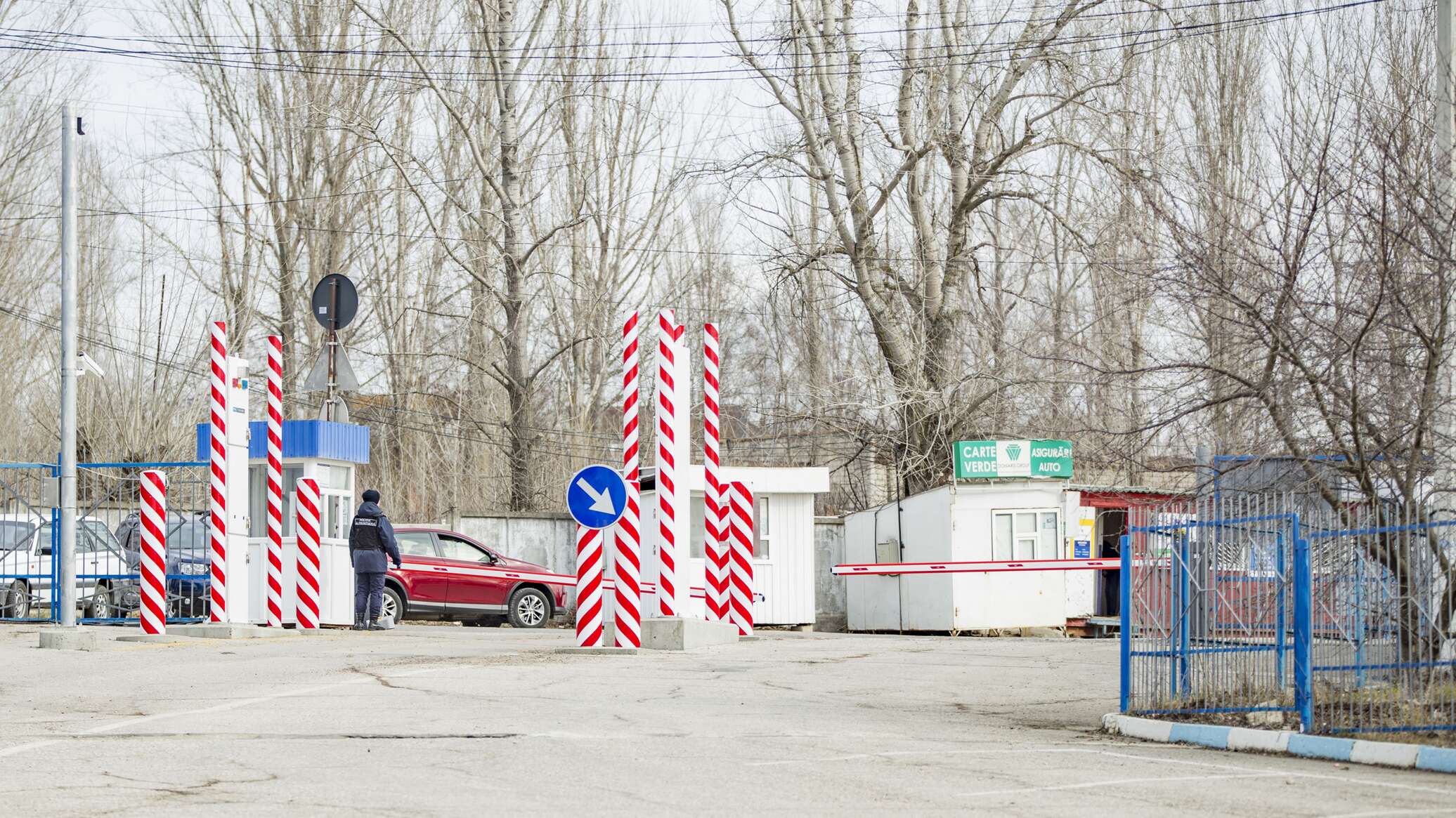 Кишинев границы. Граница Молдовы и Румынии. Таможня Молдова Румыния. Молдова границы. Контрольно-пропускной пункт.