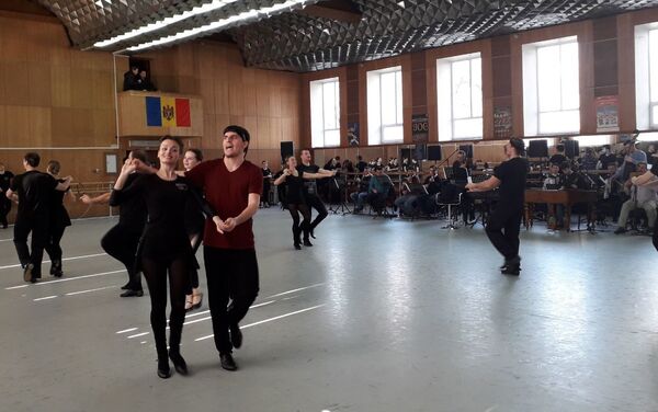 Repetiții Ansamblul de Dansuri Populare Joc - Sputnik Moldova