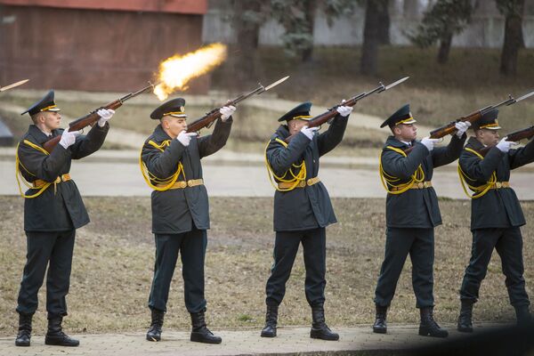 La Complexul memorial ”Eternitate” a avut loc o ceremonie de comemorare a eroilor căzuți în Războiul de la Nistru - Sputnik Moldova