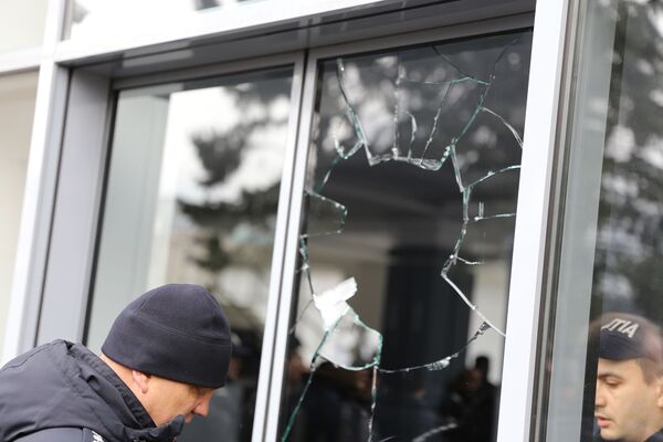 Ultimatum din partea protestatarilor: Iată ce vor face dacă premierul nu iese la discuții Ultimatum din partea protestatarilor: Iată ce vor face dacă premierul nu iese la discuții - Sputnik Moldova