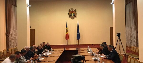 Встреча премьера с протестующими Встреча премьера с протестующими - Sputnik Молдова