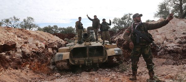 Поддерживаемые Турцией сирийские боевики готовятся выйти на линию фронта в провинции Идлиб (11 февраля 2020). Сирия Поддерживаемые Турцией сирийские боевики готовятся выйти на линию фронта в провинции Идлиб (11 февраля 2020). Сирия - Sputnik Молдова