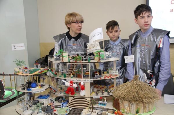 Более сорока учебных заведений теперь идут в ногу с роботами  - Sputnik Молдова