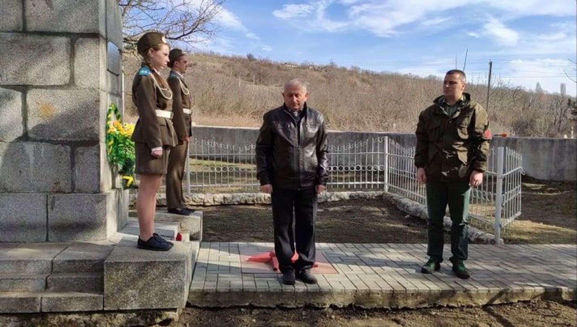 Горсть земли с могилы Иона Солтыса в Польше вернулась в родное село Героя Советского Союза - Sputnik Молдова, 1920, 17.03.2026