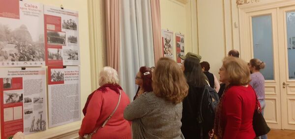 Lecții de istorie în imagini: expoziția ”Calea spre Victorie” Lecții de istorie în imagini: expoziția ”Calea spre Victorie” - Sputnik Moldova-România