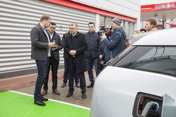 Инновации в быту - в Кишиневе появятся станции зарядки электромобилей - Sputnik Молдова