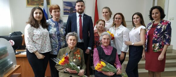 Встреча студентов ПГУ им. Т. Г. Шевченко с женщинами-ветеранами Великой Отечественной войны и труженицами тыла - Sputnik Молдова