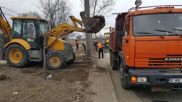 Ведутся работы по наведению порядка и чистоты в городе. - Sputnik Молдова