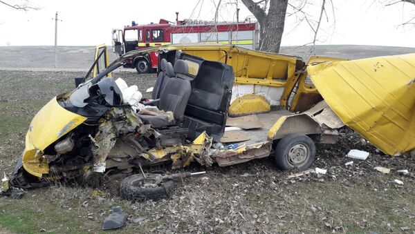Accident pe șosea în Ivanovca, Basarabeasca: Șoferul descarcerat dintre fiare    - Sputnik Moldova