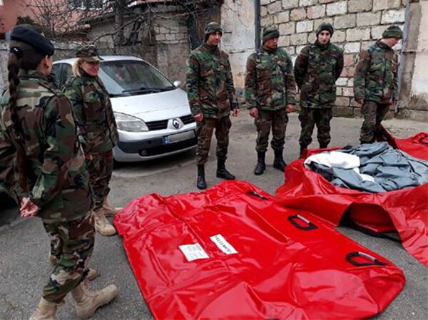 Militarii moldoveni se protejează de Covid-19: Au și cabină de decontaminare - Foto Militarii moldoveni se protejează de Covid-19: Au și cabină de decontaminare - Foto - Sputnik Moldova