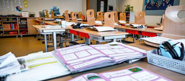 Пустая классная комната в начальной школе - Sputnik Молдова