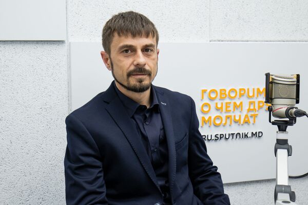 Эксперт: КС принял политическое решение с экономическими последствиями Эксперт: КС принял политическое решение с экономическими последствиями - Sputnik Молдова