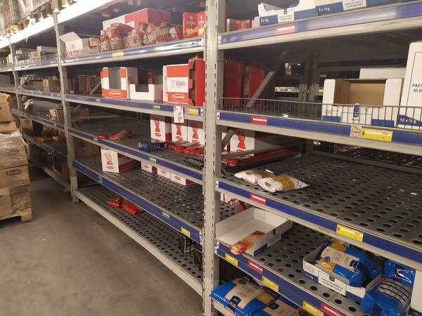 Panică sau liniște? Ce se întâmplă în magazine după confirmarea cazurilor de coronavirus Panică sau liniște? Ce se întâmplă în magazine după confirmarea cazurilor de coronavirus - Sputnik Moldova