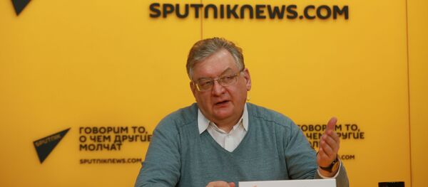 Проректор Финансового университета при Правительстве РФ Алексей Зубец - Sputnik Молдова