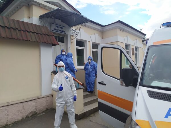 Cu cât a crescut numărul apelurilor la salvare după primul caz de coronavirus în Moldova Cu cât a crescut numărul apelurilor la salvare după primul caz de coronavirus în Moldova - Sputnik Moldova