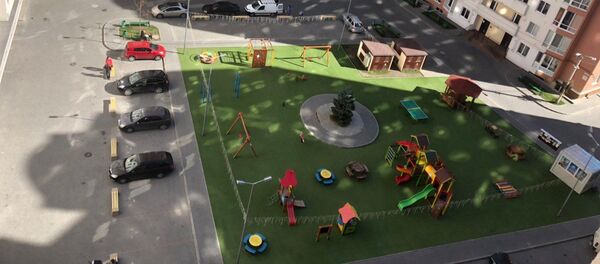 Curtea unui bloc locativ din Chișinău - Sputnik Moldova