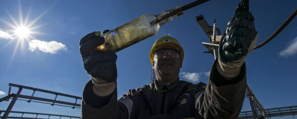 Exploatarea zăcămintelor de petrol Exploatarea zăcămintelor de petrol - Sputnik Moldova
