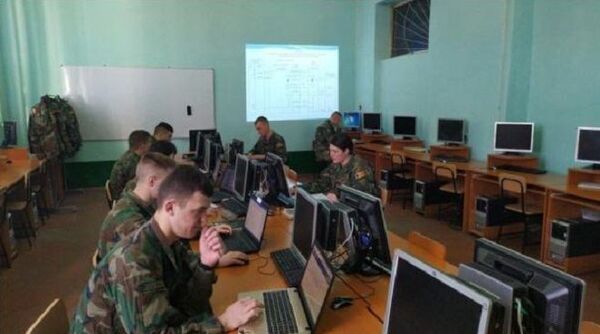 Cursanții de la Academia Militară - în carantină: Iată cum își continuă studiile Cursanții de la Academia Militară - în carantină: Iată cum își continuă studiile - Sputnik Moldova