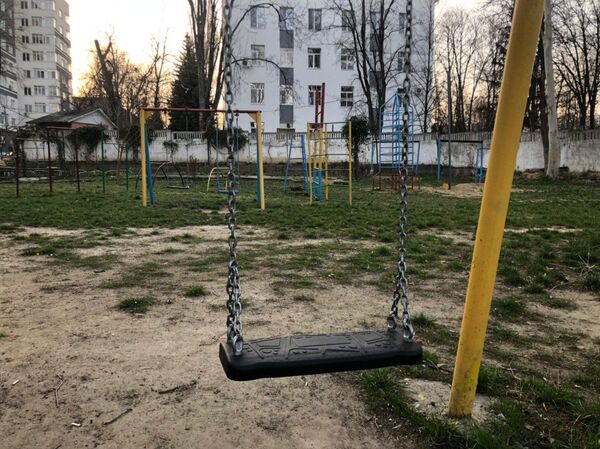 Frică sau solidaritate? Ce s-a schimbat în conștiința moldovenilor în doar câteva zile Frică sau solidaritate? Ce s-a schimbat în conștiința moldovenilor în doar câteva zile - Sputnik Moldova