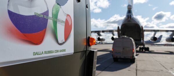 Автомобиль с медицинским оборудованием, предназначенным для отправки в Италию для борьбы с вирусом COVID-19 - Sputnik Moldova