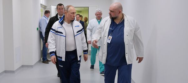 Президент РФ В. Путин посетил больницу в Коммунарке Президент РФ В. Путин посетил больницу в Коммунарке - Sputnik Moldova-România