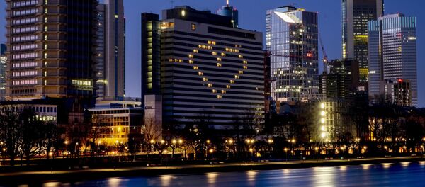 Огни гостиницы в форме сердца в Германии  - Sputnik Молдова