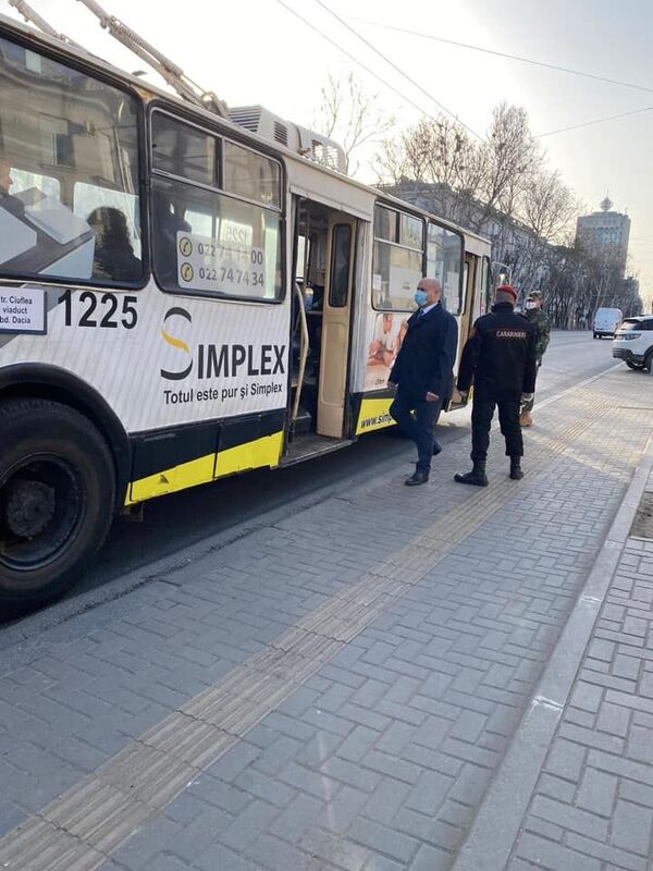 Voicu a ieșit în stradă pentru verificări: Vezi ce l-a nemulțumit pe ministrul de Interne Voicu a ieșit în stradă pentru verificări: Vezi ce l-a nemulțumit pe ministrul de Interne - Sputnik Moldova