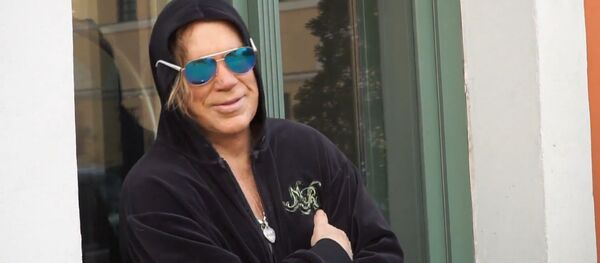 Микки Рурк освободился из рижского отеля после недели карантина Микки Рурк освободился из рижского отеля после недели карантина - Sputnik Молдова