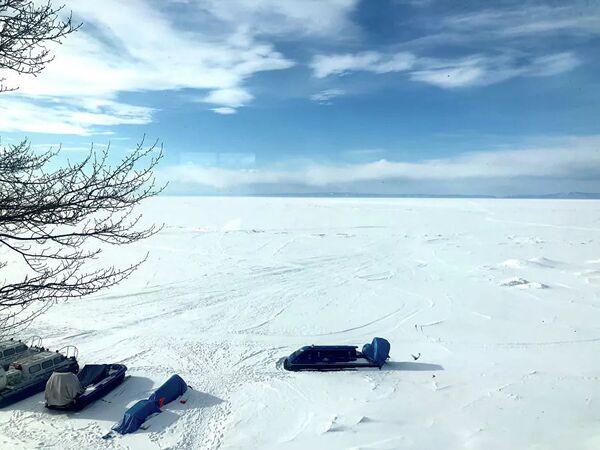 O zi la Baikal: de ce trebuie să zburăm în Bureatia până la topirea gheții O zi la Baikal: de ce trebuie să zburăm în Bureatia până la topirea gheții - Sputnik Moldova