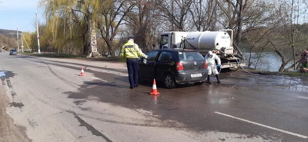 Dezinfecție totală: Iată cum luptă autoritățile publice locale împotriva coronavirusului Dezinfecție totală: Iată cum luptă autoritățile publice locale împotriva coronavirusului - Sputnik Moldova