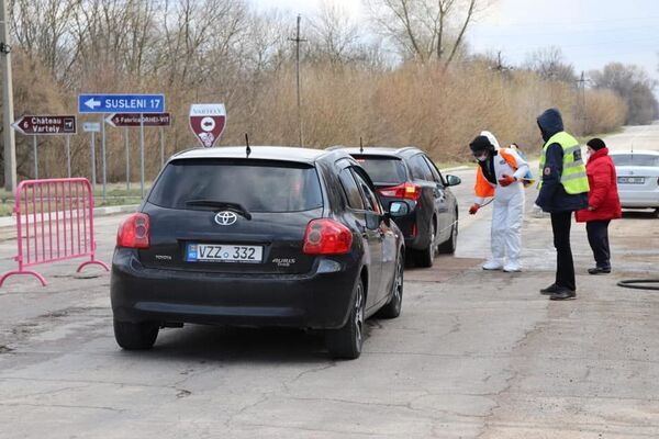 Dezinfecție totală: Iată cum luptă autoritățile publice locale împotriva coronavirusului Dezinfecție totală: Iată cum luptă autoritățile publice locale împotriva coronavirusului - Sputnik Moldova