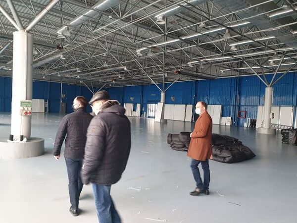 Primarul Capitalei, vizită la Moldexpo: Iată unde este amenajat centrul de triere - Foto Primarul Capitalei, vizită la Moldexpo: Iată unde este amenajat centrul de triere - Foto - Sputnik Moldova