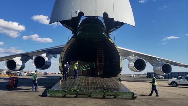 Самолет из России с медицинским оборудованием для США прилетел в Нью-Йорк - Sputnik Moldova-România