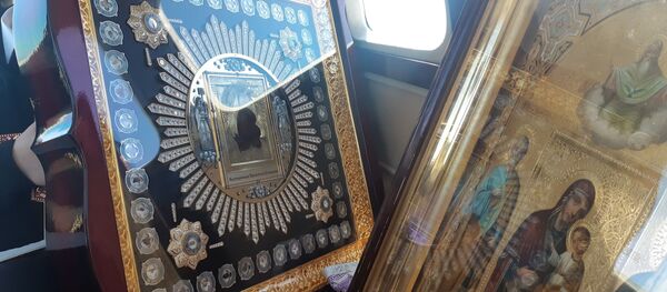 Moldova, binecuvântată de Maica Domnului - două icoane, purtate cu avionul deasupra țării - Sputnik Moldova