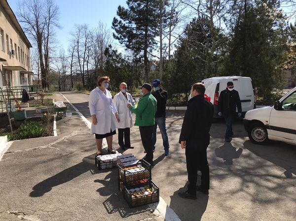 В Молдове проходит массовая добровольная акция в помощь врачам В Молдове проходит массовая добровольная акция в помощь врачам - Sputnik Молдова