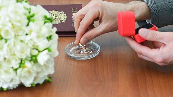 Во время церемонии заключения брака во дворце бракосочетания №1 в Москве - Sputnik Moldova-România