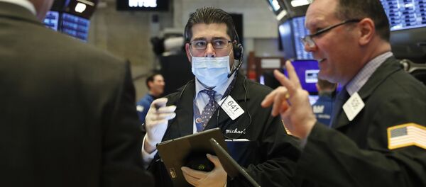 Трейдеры работают на площадке Нью-Йоркской фондовой биржи (NYSE) в Нью-Йорке, США Трейдеры работают на площадке Нью-Йоркской фондовой биржи (NYSE) в Нью-Йорке, США - Sputnik Молдова