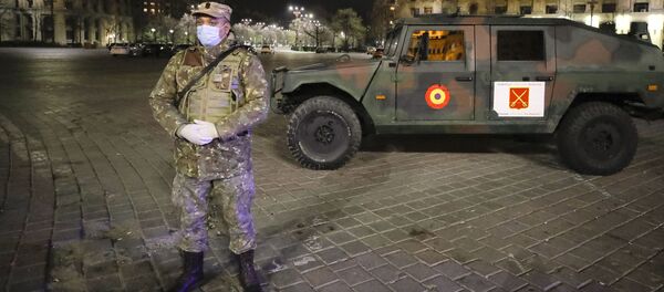 Militar român pe o stradă din București - Sputnik Moldova-România