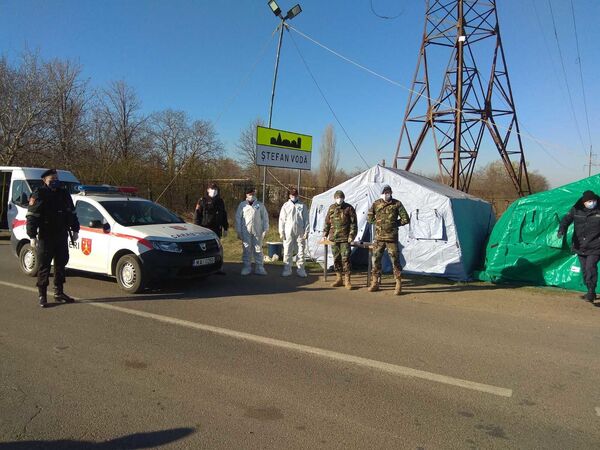 Militarii Armatei Naţionale patrulează în localitățile din țară - Video Militarii Armatei Naţionale patrulează în localitățile din țară - Video - Sputnik Moldova