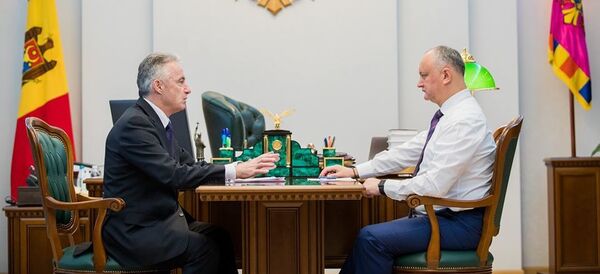 Президент Молдовы Игорь Додон провел рабочую встречу с советником по вопросам обороны и национальной безопасности Виктором Гайчуком. Президент Молдовы Игорь Додон провел рабочую встречу с советником по вопросам обороны и национальной безопасности Виктором Гайчуком. - Sputnik Молдова