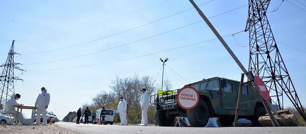 Военнослужащие национальной армии Молдовы в селе Толмаза, где введен карантин - Sputnik Молдова