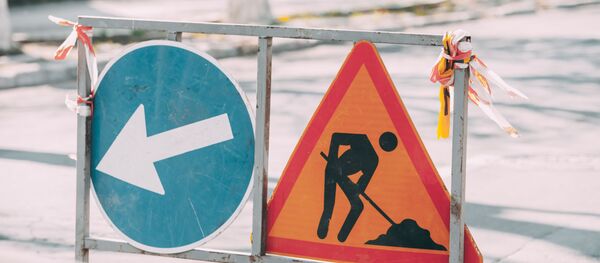 В центре Кишинева устанавливают антипарковочные столбы - Sputnik Moldova