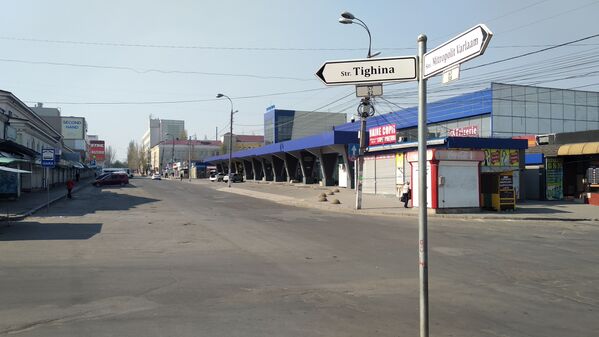 Самое оживлённое место Кишинева во время ЧП. - Sputnik Молдова