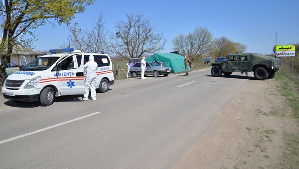 Военнослужащие национальной армии Молдовы в селе Карагасаны, где введен карантин - Sputnik Moldova