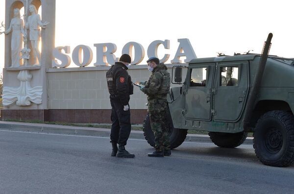Военнослужащие национальной армии Молдовы в Сороки, где введен карантин - Sputnik Молдова