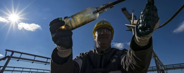 Exploatarea zăcămintelor de petrol - Sputnik Moldova-România