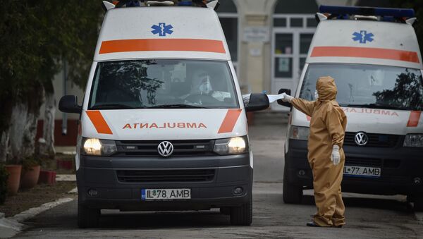 O ambulanță iese de la spitalul din orașul Țăndărei - Sputnik Moldova