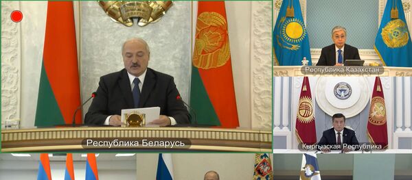 Лукашенко предложил перейти из онлайна в офлайн: как прошла видеоконференция ЕАЭС - Sputnik Молдова