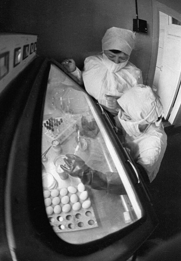 Lecție din trecut: Cum a fost lichidat focarul de variola vera izbucnit la Moscova în 1959 Lecție din trecut: Cum a fost lichidat focarul de variola vera izbucnit la Moscova în 1959 - Sputnik Moldova