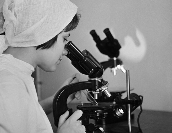 Lecție din trecut: Cum a fost lichidat focarul de variola vera izbucnit la Moscova în 1959 Lecție din trecut: Cum a fost lichidat focarul de variola vera izbucnit la Moscova în 1959 - Sputnik Moldova
